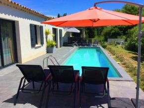 charming family house with pool located at L'isle sur la sorgue - sleeps 8